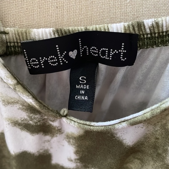 One-Piece Romper - Picture 5 of 7